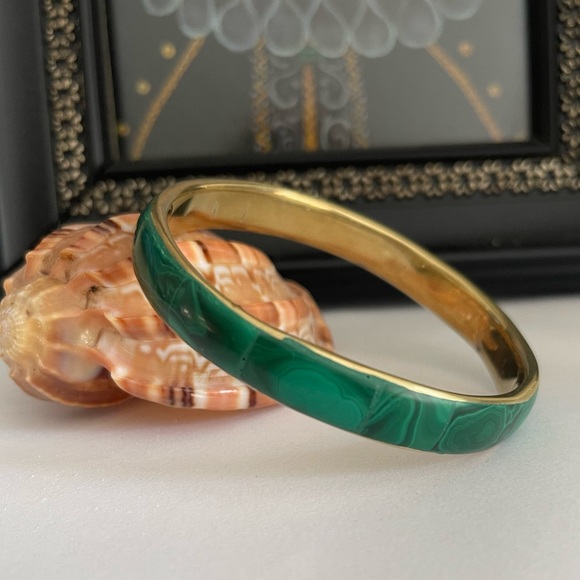Natural malachite golden brass bangle bracelet - Picture 5 of 6